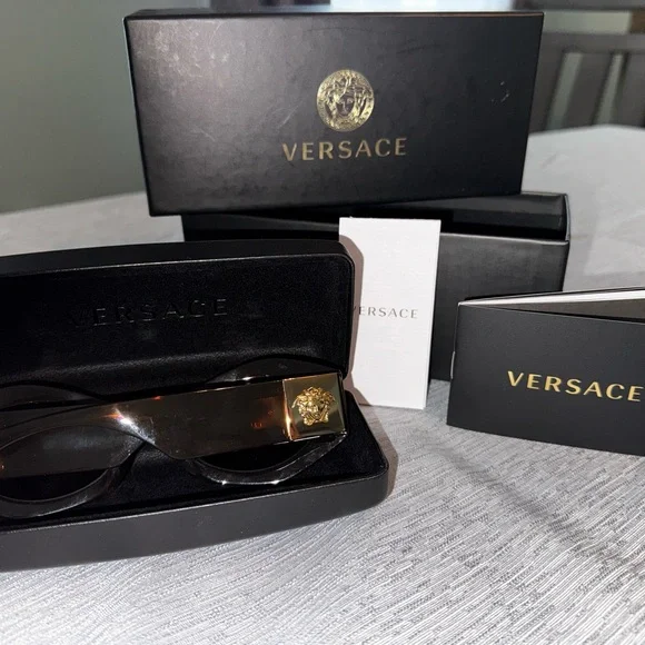 Versace Elegant Black Sunglasses